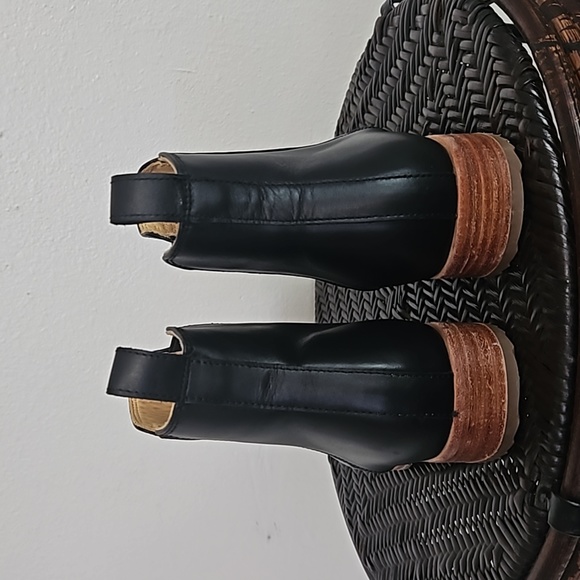Nisolo Black Leather Eva Everyday Chelsea Boot Size 7.5 ankle booties - Picture 9 of 13